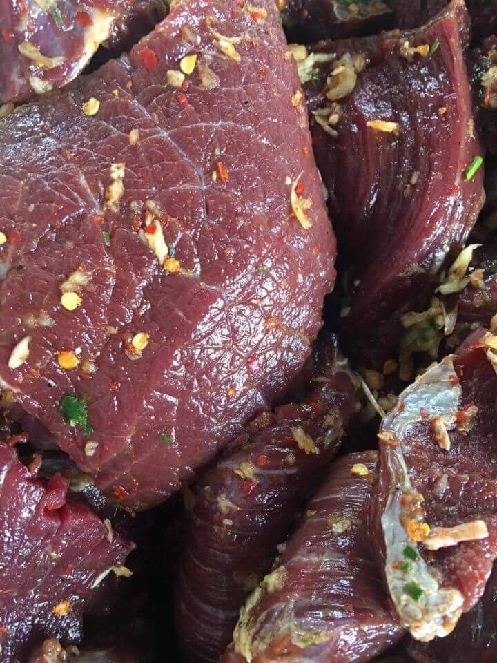 Bí quyết làm bò khô mềm ngon ngon, màu sắc đẹp, an toàn cho ngày Tết - Ảnh 2. Bí quyết làm bò khô mềm ngon ngon, màu sắc đẹp, an toàn cho ngày Tết - Ảnh 2.