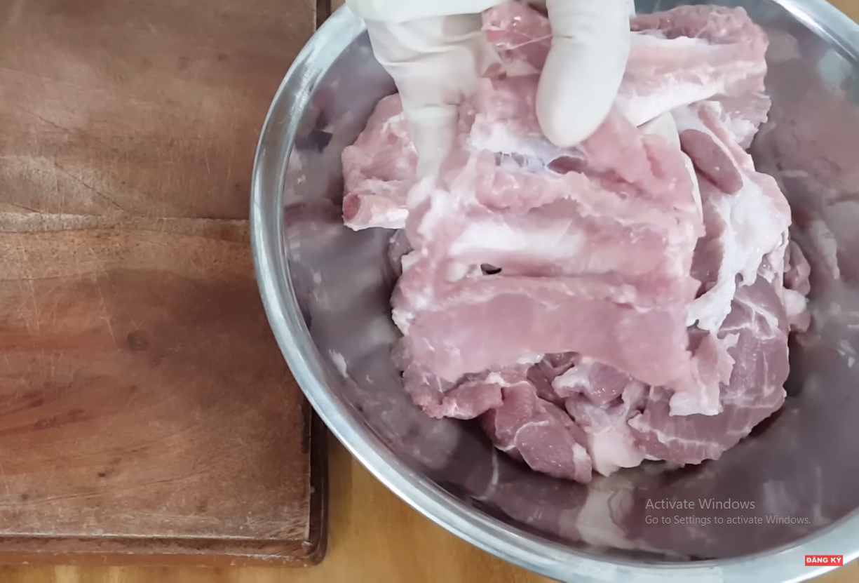 Thịt nướng vừa cứng vừa khô, cứ ngâm vào thứ nước rẻ tiền này lập tức mềm thơm, đầu bếp 5 sao cũng phải nể - Ảnh 6.