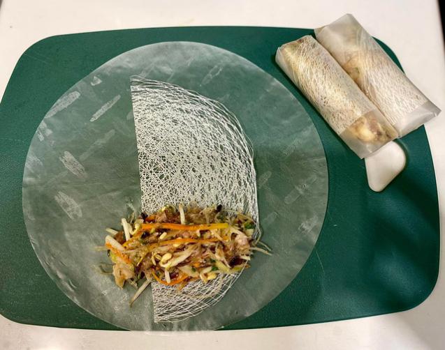 Thả vài lát củ này vào chảo, nem rán vàng rộm, giòn tan, kể cả đã rã đông vẫn thơm lừng như mới - Ảnh 2. Thả vài lát củ này vào chảo, nem rán vàng rộm, giòn tan, kể cả đã rã đông vẫn thơm lừng như mới - Ảnh 2.