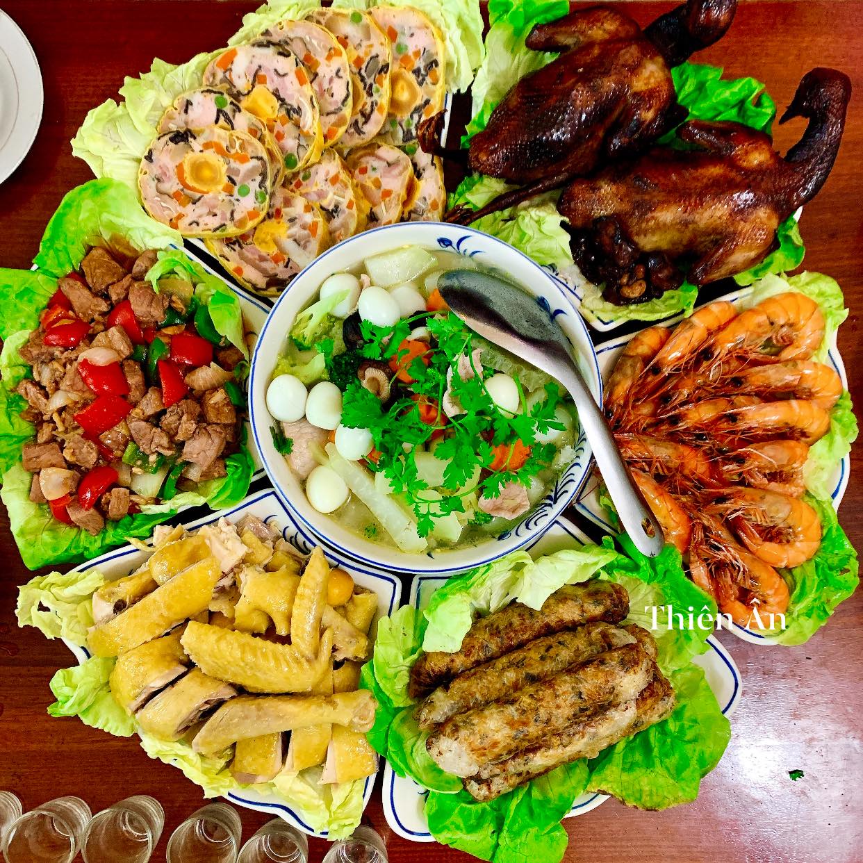 Gợi ý 4 thực đơn mâm cỗ mặn cúng rằm tháng Giêng đầy đủ tươm tất - Ảnh 1. Gợi ý 4 thực đơn mâm cỗ mặn cúng rằm tháng Giêng đầy đủ tươm tất - Ảnh 1.