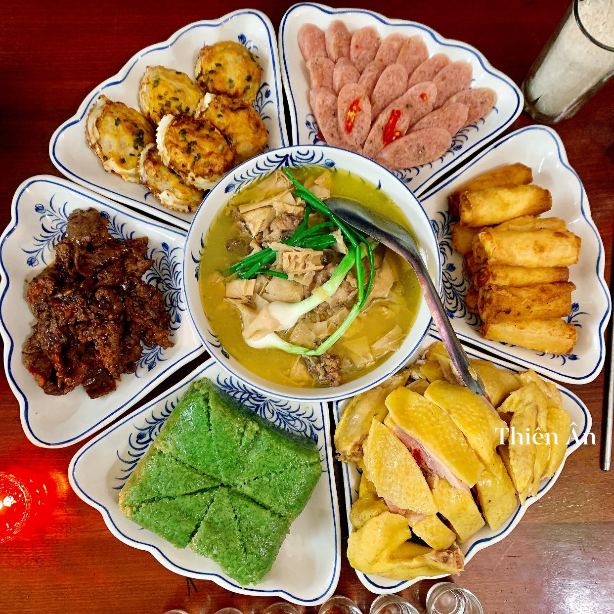 Gợi ý 4 thực đơn mâm cỗ mặn cúng rằm tháng Giêng đầy đủ tươm tất - Ảnh 2. Gợi ý 4 thực đơn mâm cỗ mặn cúng rằm tháng Giêng đầy đủ tươm tất - Ảnh 2.