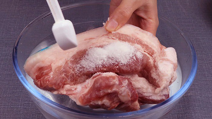 6 cách rã đông thịt cực nhanh và tiện lợi lại không làm mất chất - Ảnh 1. 6 cách rã đông thịt cực nhanh và tiện lợi lại không làm mất chất - Ảnh 1.