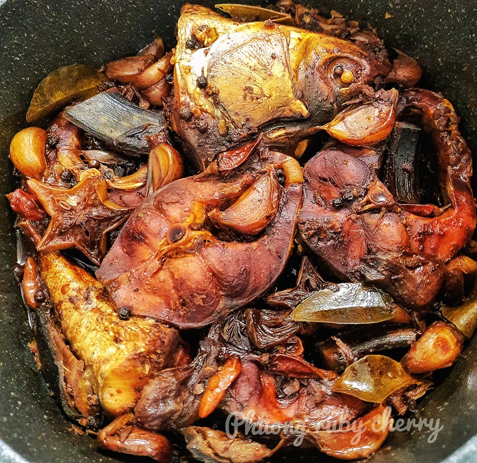 Kho cá trắm đừng thêm nước mà cho loại lá này đảm bảo ngon tuyệt - Ảnh 3. Kho cá trắm đừng thêm nước mà cho loại lá này đảm bảo ngon tuyệt - Ảnh 3.