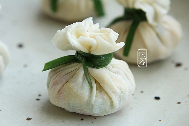 Tự tay làm há cảo “túi tiền rủng rỉnh” cho một năm mới đầy tài lộc - Ảnh 5. Tự tay làm há cảo “túi tiền rủng rỉnh” cho một năm mới đầy tài lộc - Ảnh 5.