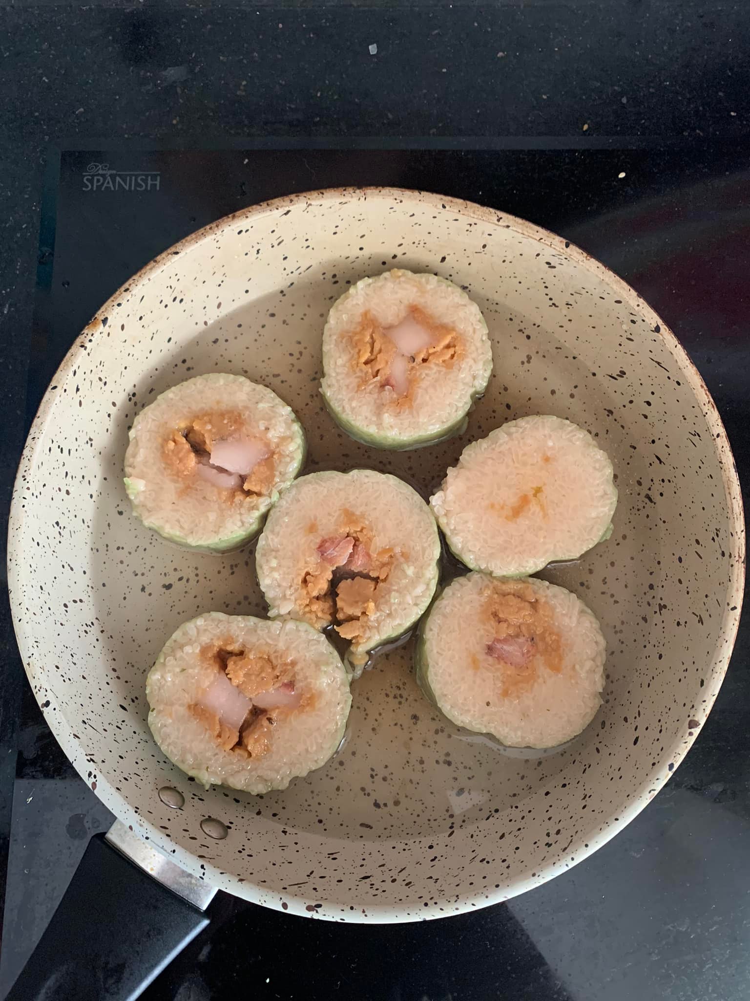 Tuyệt chiêu "giải cứu" bánh chưng, bánh tét sau Tết - Ảnh 1. Tuyệt chiêu "giải cứu" bánh chưng, bánh tét sau Tết - Ảnh 1.
