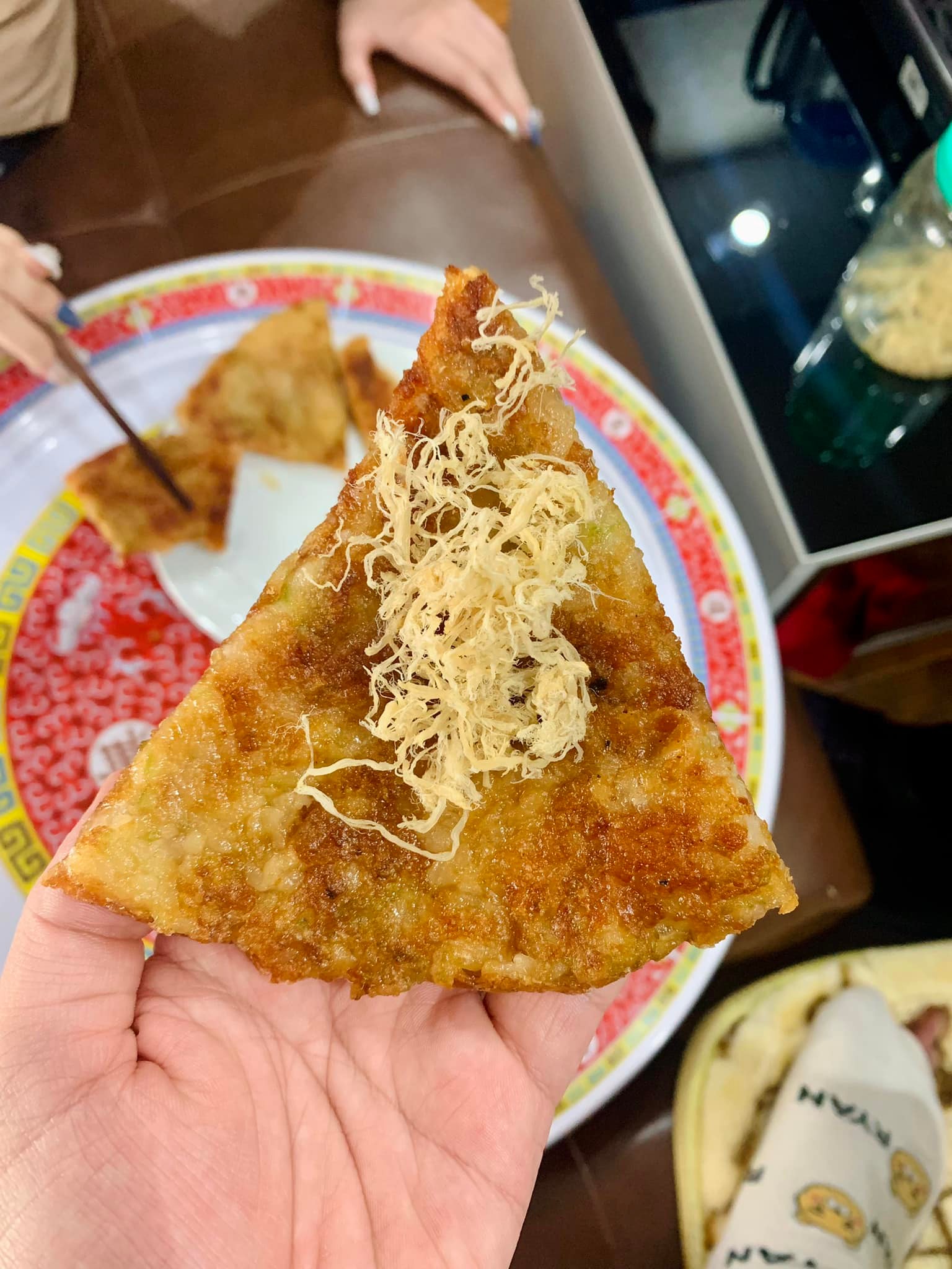 Tuyệt chiêu "giải cứu" bánh chưng, bánh tét sau Tết - Ảnh 8. Tuyệt chiêu "giải cứu" bánh chưng, bánh tét sau Tết - Ảnh 8.
