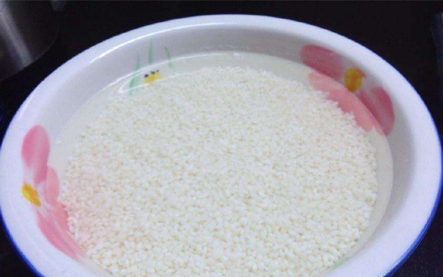 Nấu cơm đừng cho gạo vào nồi luôn, thêm 3 bước này cơm mới thơm trắng dẻo - Ảnh 1. Nấu cơm đừng cho gạo vào nồi luôn, thêm 3 bước này cơm mới thơm trắng dẻo - Ảnh 1.