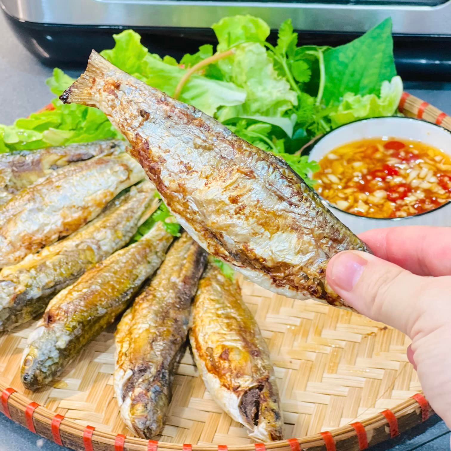 3 bí quyết giúp cá nướng bằng nồi chiên không dầu giòn, ngon và không bị dai - Ảnh 4. 3 bí quyết giúp cá nướng bằng nồi chiên không dầu giòn, ngon và không bị dai - Ảnh 4.
