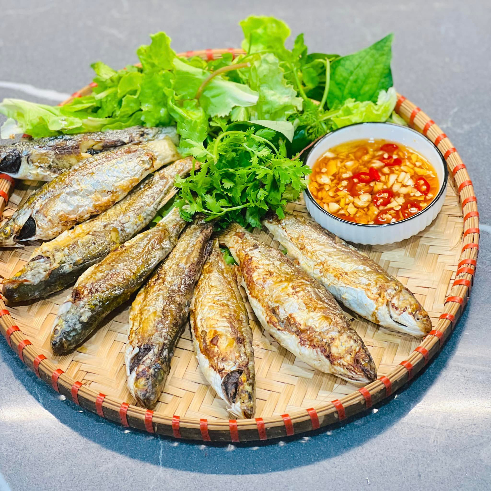 3 bí quyết giúp cá nướng bằng nồi chiên không dầu giòn, ngon và không bị dai - Ảnh 1. 3 bí quyết giúp cá nướng bằng nồi chiên không dầu giòn, ngon và không bị dai - Ảnh 1.