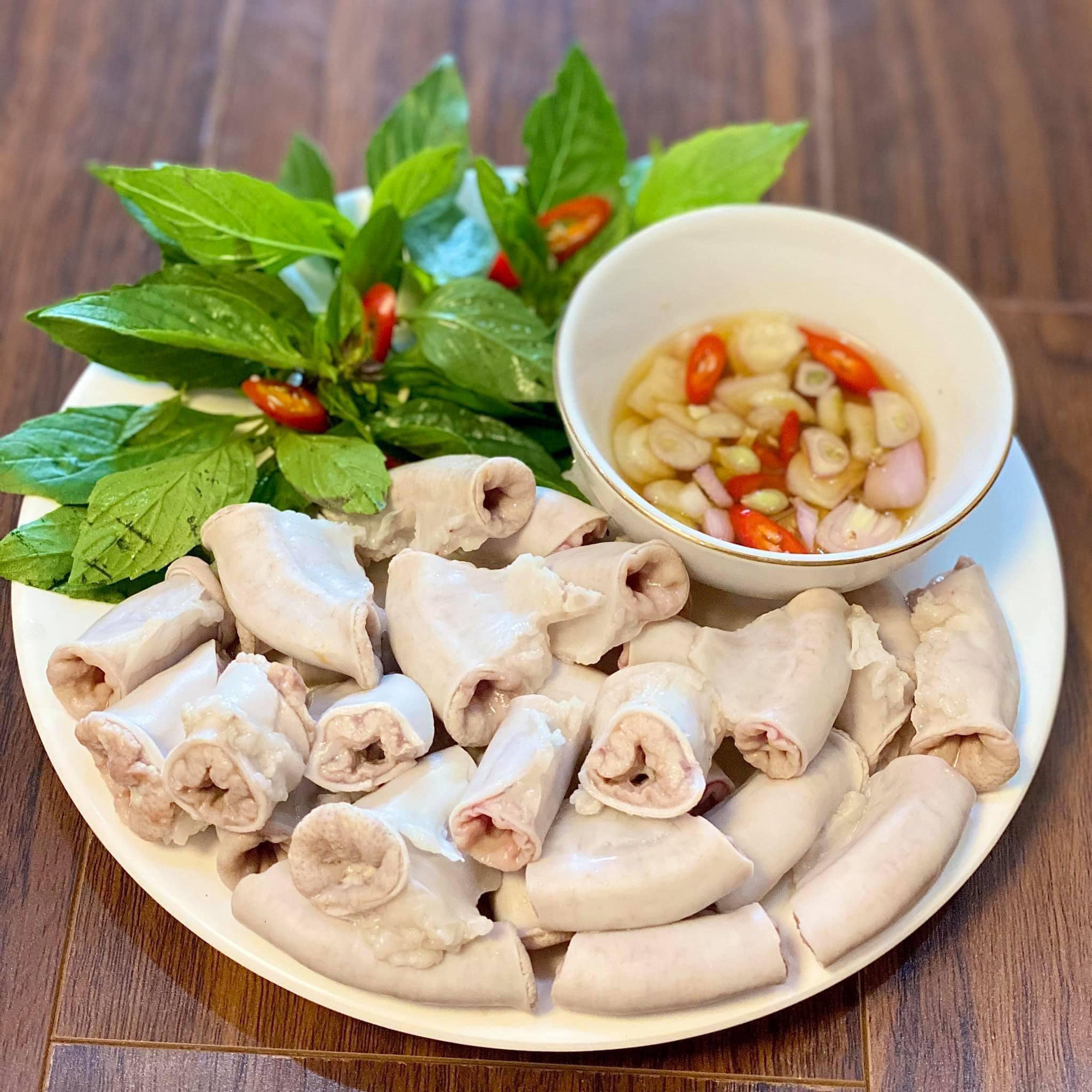 Lòng heo luộc muốn vừa trắng lại vừa giòn thì phải bỏ túi ngay bí quyết này nha chị em! - Ảnh 3. Lòng heo luộc muốn vừa trắng lại vừa giòn thì phải bỏ túi ngay bí quyết này nha chị em! - Ảnh 3.