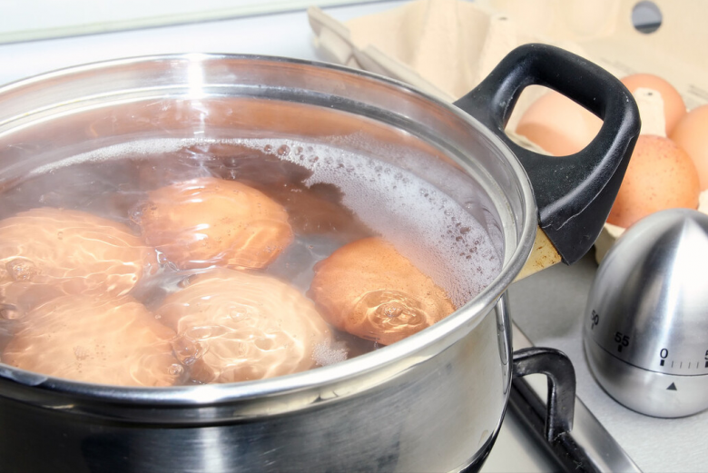 Luộc trứng đừng chỉ với nước, thêm 2 nguyên liệu này trứng thơm mềm, dễ bóc vỏ - Ảnh 3. Luộc trứng đừng chỉ với nước, thêm 2 nguyên liệu này trứng thơm mềm, dễ bóc vỏ - Ảnh 3.