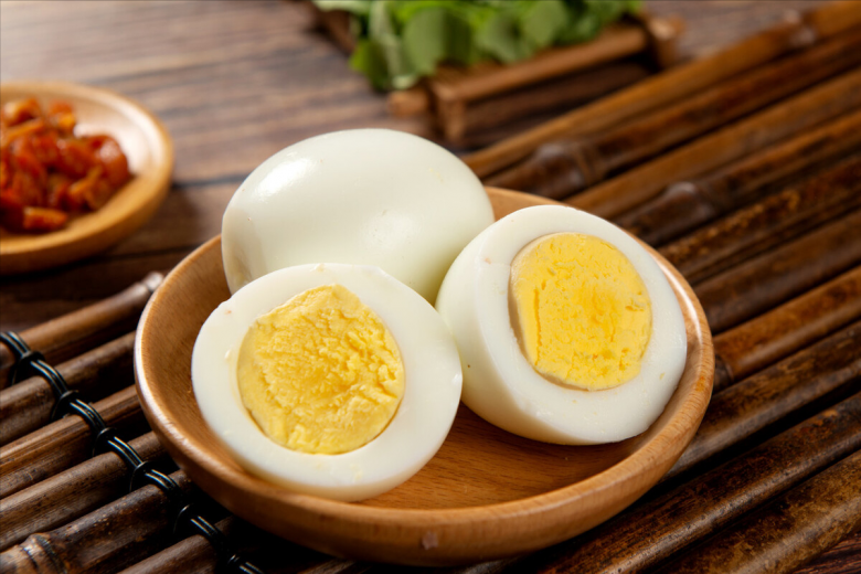 Luộc trứng đừng chỉ với nước, thêm 2 nguyên liệu này trứng thơm mềm, dễ bóc vỏ - Ảnh 5. Luộc trứng đừng chỉ với nước, thêm 2 nguyên liệu này trứng thơm mềm, dễ bóc vỏ - Ảnh 5.