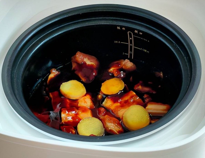 Thả ba chỉ vào nồi cơm điện, 30 phút sau được món thịt kho tốn cơm vô cùng - Ảnh 4. Thả ba chỉ vào nồi cơm điện, 30 phút sau được món thịt kho tốn cơm vô cùng - Ảnh 4.