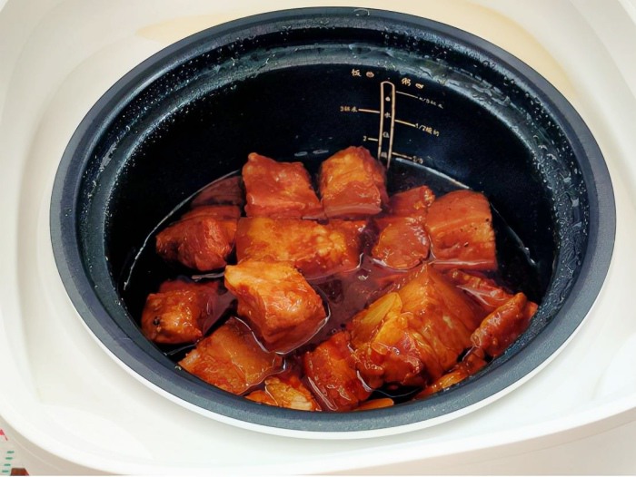 Thả ba chỉ vào nồi cơm điện, 30 phút sau được món thịt kho tốn cơm vô cùng - Ảnh 5. Thả ba chỉ vào nồi cơm điện, 30 phút sau được món thịt kho tốn cơm vô cùng - Ảnh 5.