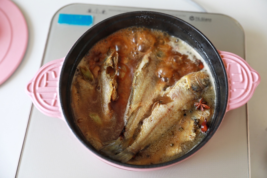 Ở đây có cách kho cá mới toanh, thơm ngon hết cỡ mà dễ cực kì! - Ảnh 8. Ở đây có cách kho cá mới toanh, thơm ngon hết cỡ mà dễ cực kì! - Ảnh 8.