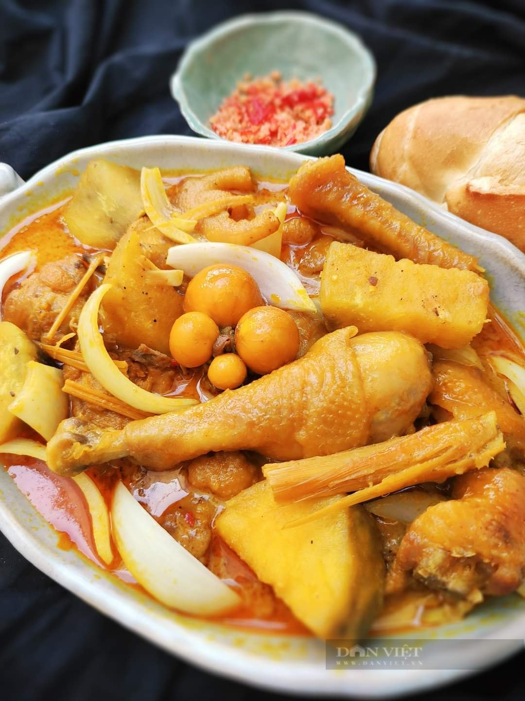 Cách nêm gia vị chuẩn để có món cà ri gà thơm ngon đậm đà - Ảnh 2.