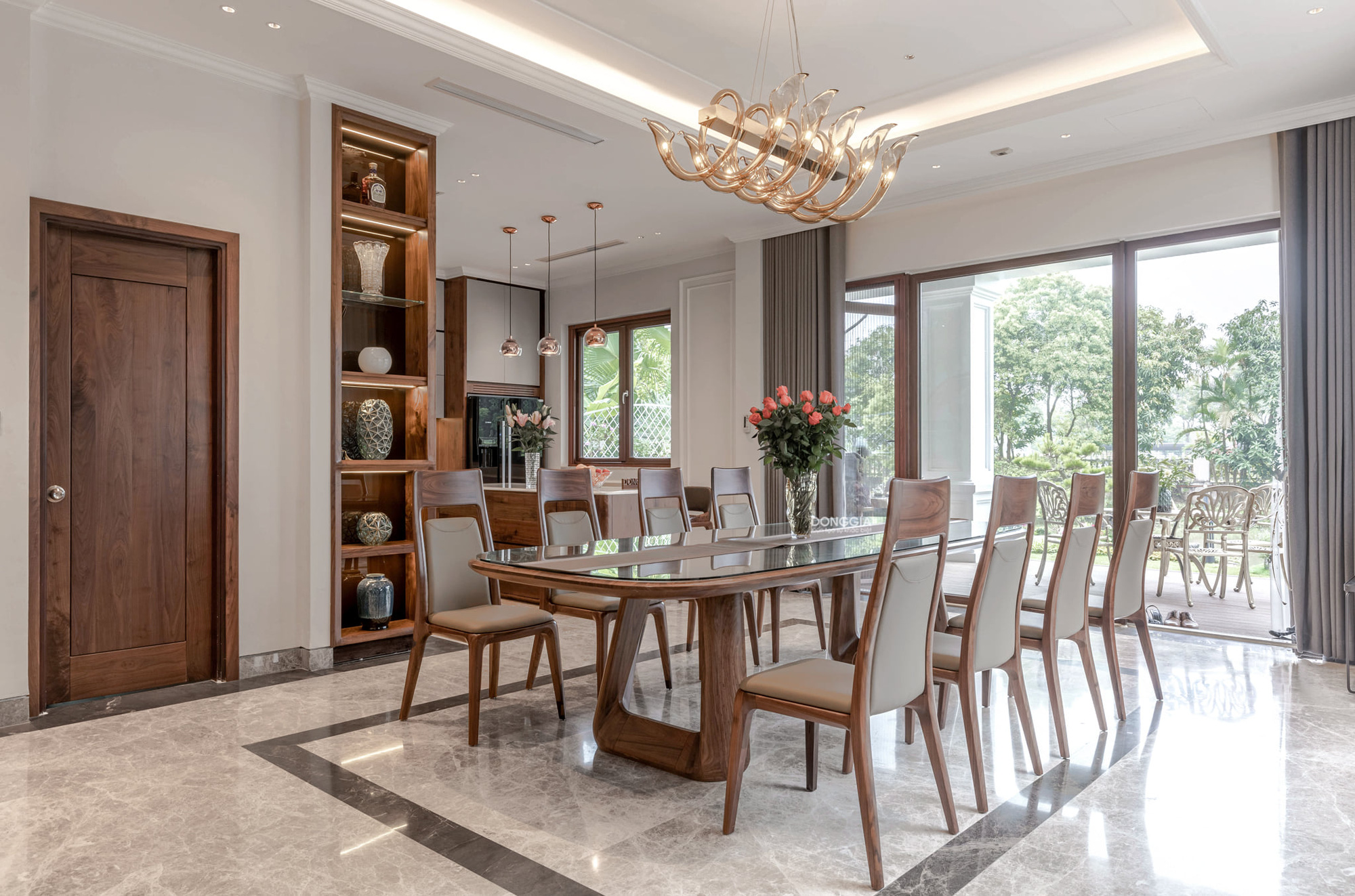 Nhà đẹp: Sửng sốt trước siêu phẩm biệt thự rộng 500m2, trị giá 250 tỷ đồng tại khu Vip nhất Vinhomes Riverside - Ảnh 6.