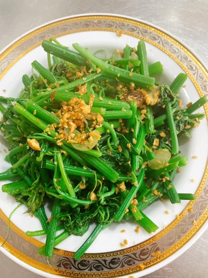 Xào rau đừng cho vào chảo ngay mà thêm bước này đảm bảo xanh giòn - Ảnh 3.