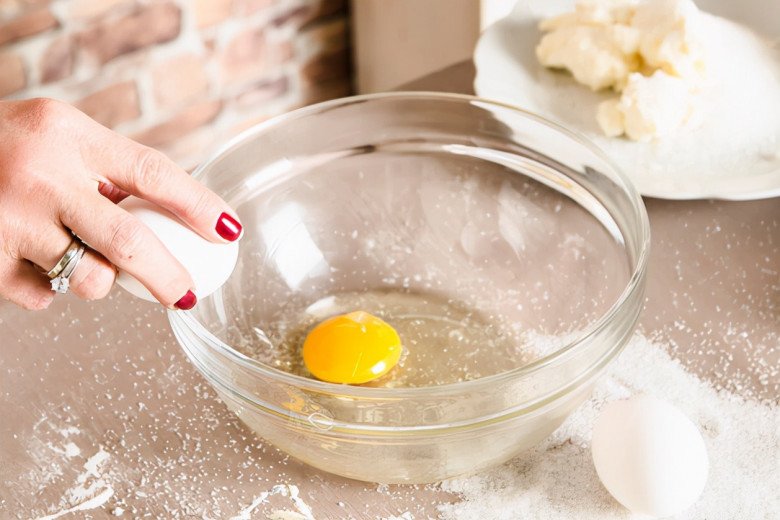 Chần trứng đừng cho trực tiếp vào nồi, nhớ 2 bước này trứng tròn đẹp, không bị bọt - Ảnh 2. Chần trứng đừng cho trực tiếp vào nồi, nhớ 2 bước này trứng tròn đẹp, không bị bọt - Ảnh 2.