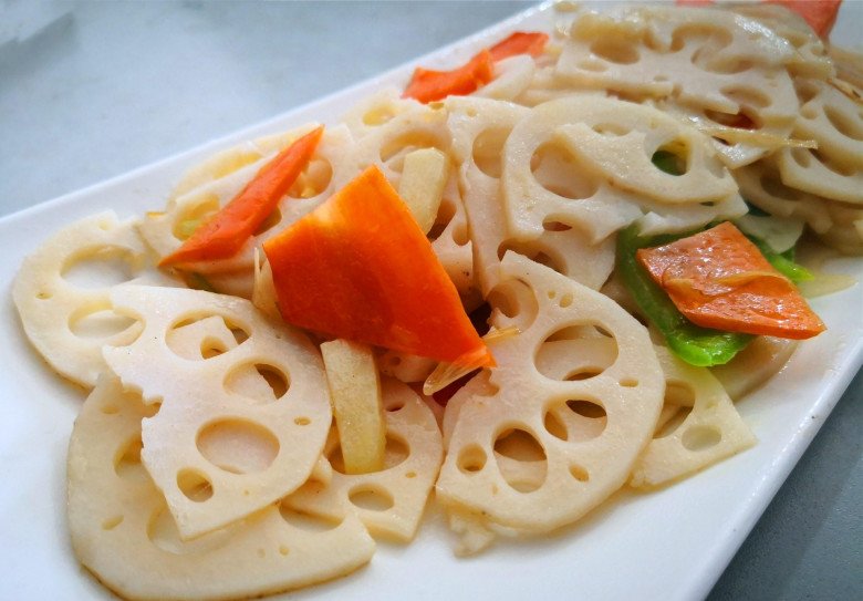 Xào củ sen toàn bị thâm đen, nhớ chiêu này miếng nào cũng ngon bùi, trắng như ngọc - Ảnh 5. Xào củ sen toàn bị thâm đen, nhớ chiêu này miếng nào cũng ngon bùi, trắng như ngọc - Ảnh 5.