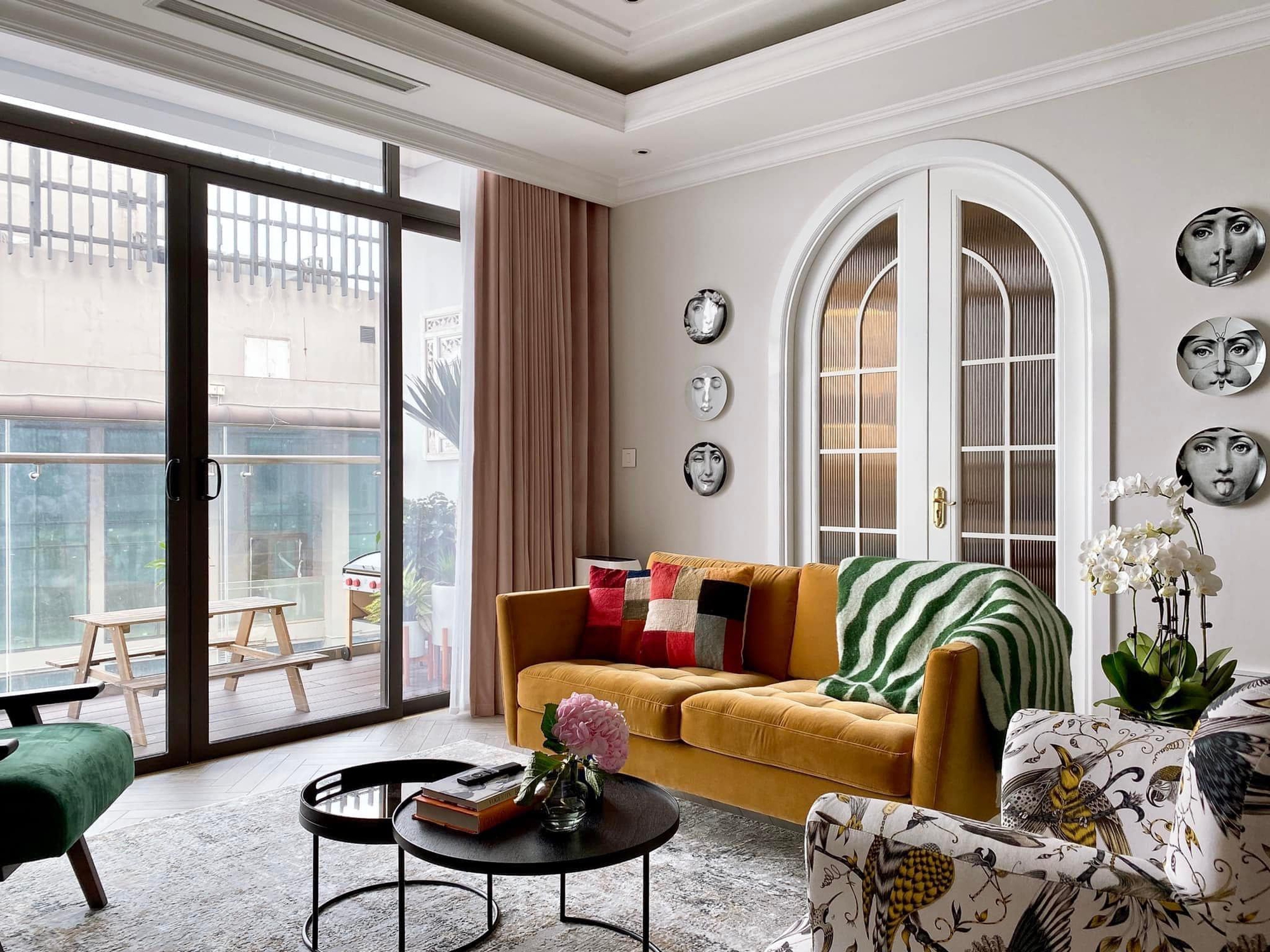 Căn hộ 90m2 theo phong cách bán cổ điển có view Hồ Tây đẹp "mê ly" của mẹ trẻ Hà Thành - Ảnh 1. Nhà đẹp: Căn hộ 90m2 theo phong cách bán cổ điển có view Hồ Tây đẹp "mê ly" của mẹ trẻ Hà Thành - Ảnh 1.