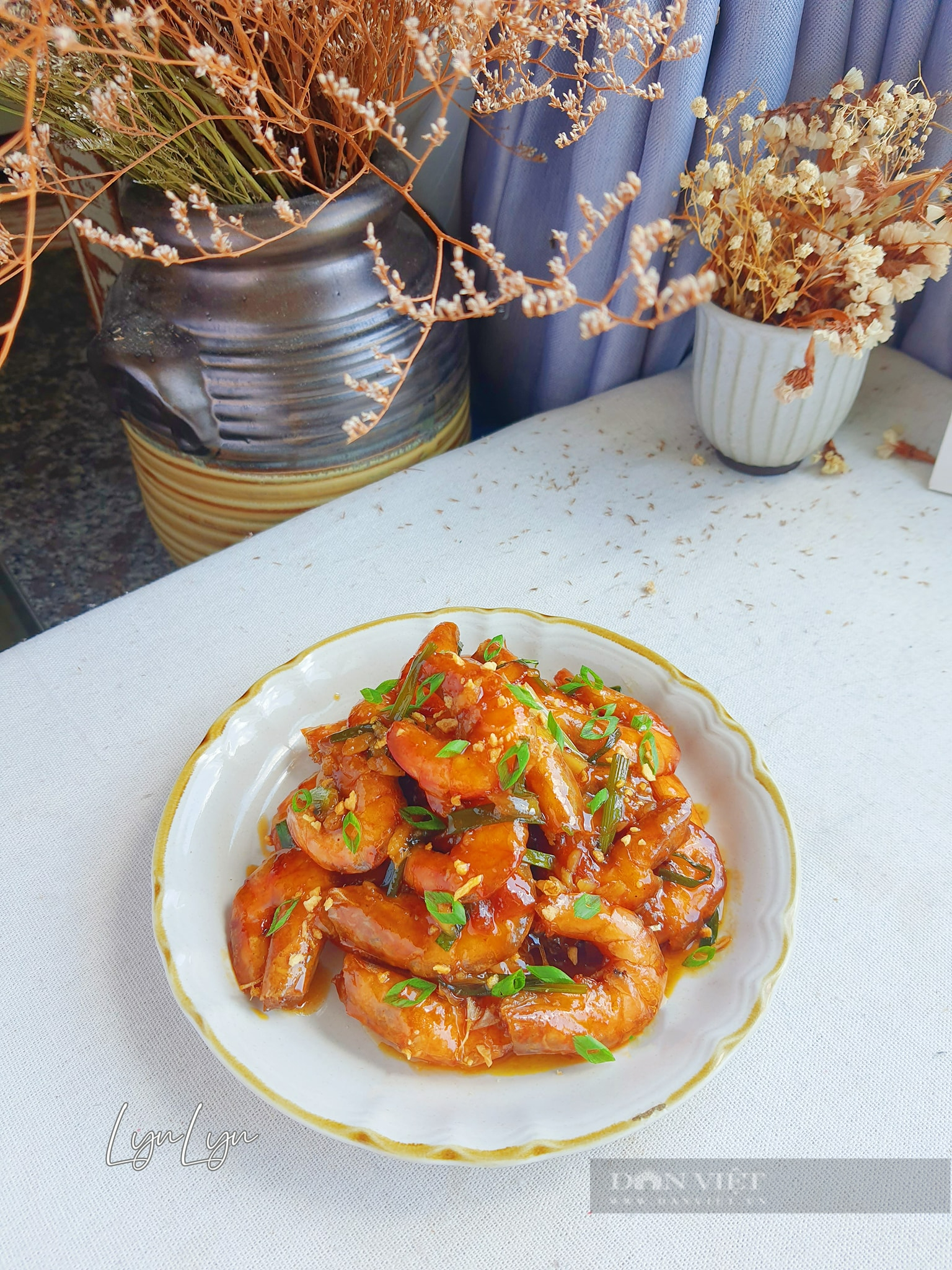 Làm món tôm rang me, thêm bước này sẽ giòn ngon hơn - Ảnh 3.