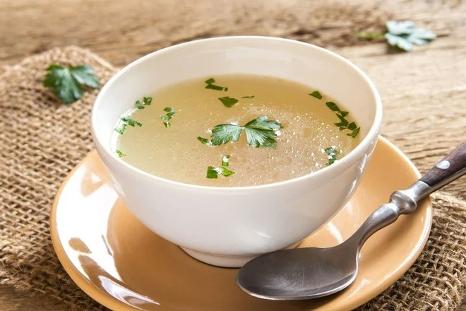 Mẹo xử lý nước hầm xương bị đục đơn giản mà cực hiệu quả, nhiều chị em chưa biết - Ảnh 1. Mẹo xử lý nước hầm xương bị đục đơn giản mà cực hiệu quả, nhiều chị em chưa biết - Ảnh 1.