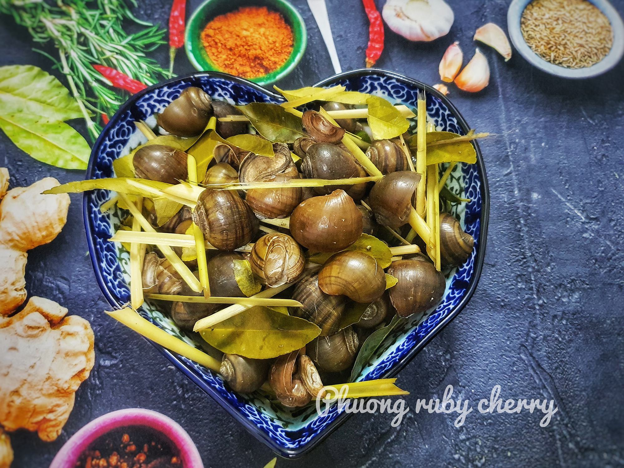 Pha nước chấm ốc luộc nhớ cho thêm loại lá này - Ảnh 4.