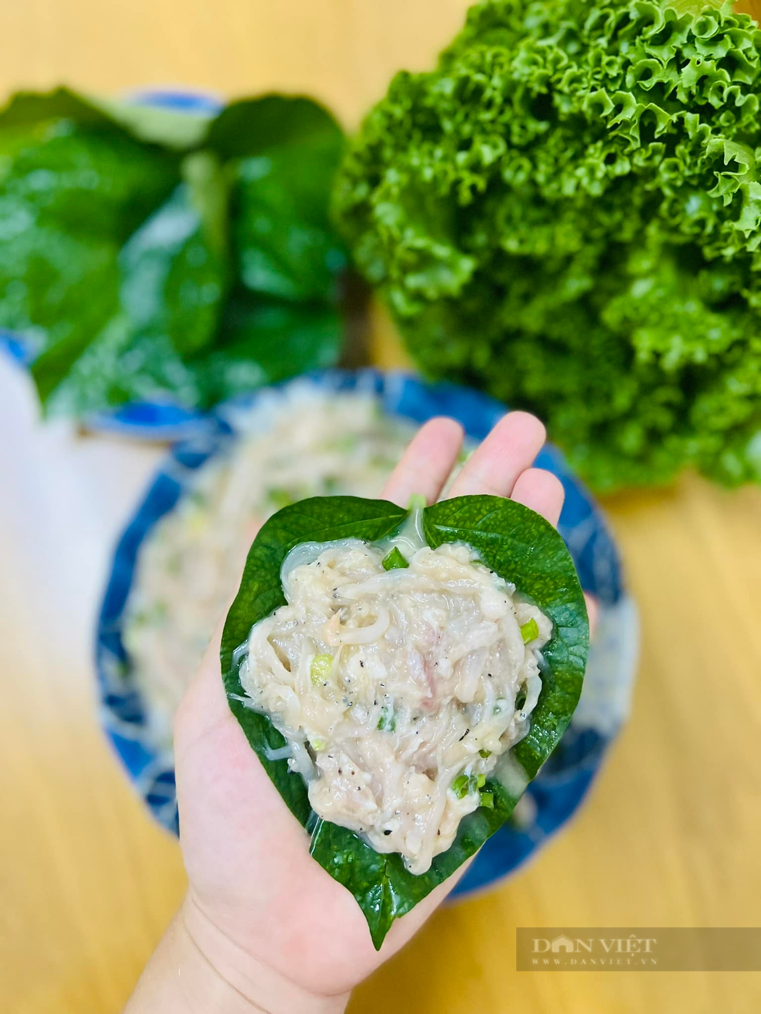 Lạ miệng với món chả cá ngần lá lốt - Ảnh 5. Lạ miệng với món chả cá ngần lá lốt - Ảnh 5.