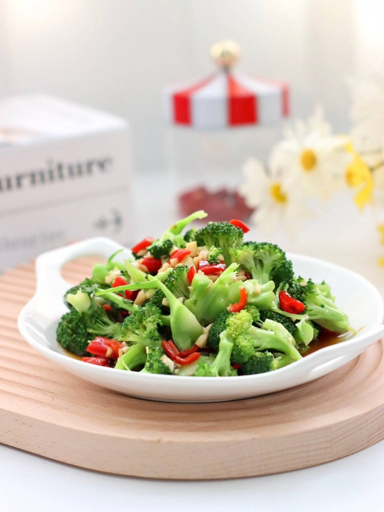Xào súp lơ đừng cho vào ngay, thêm bước này món ăn xanh giòn, ngon không mất dinh dưỡng - Ảnh 1. Xào súp lơ đừng cho vào ngay, thêm bước này món ăn xanh giòn, ngon không mất dinh dưỡng - Ảnh 1.