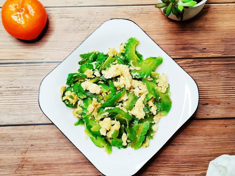 Xào mướp đắng đừng cho ngay vào chảo, ướp với thứ này món ăn hết ngay vị đắng giòn vui miệng - Ảnh 1. Xào mướp đắng đừng cho ngay vào chảo, ướp với thứ này món ăn hết ngay vị đắng giòn vui miệng - Ảnh 1.