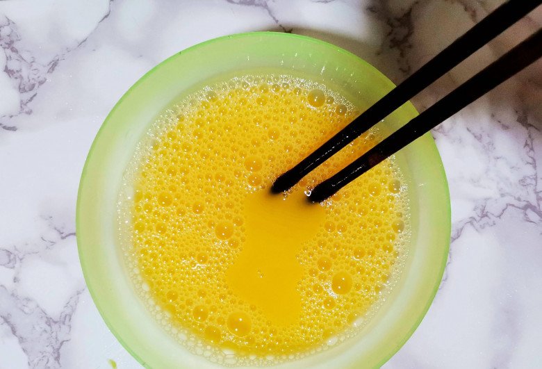 Xào mướp đắng đừng cho ngay vào chảo, ướp với thứ này món ăn hết ngay vị đắng giòn vui miệng - Ảnh 5. Xào mướp đắng đừng cho ngay vào chảo, ướp với thứ này món ăn hết ngay vị đắng giòn vui miệng - Ảnh 5.