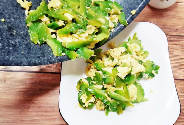 Xào mướp đắng đừng cho ngay vào chảo, ướp với thứ này món ăn hết ngay vị đắng giòn vui miệng - Ảnh 9. Xào mướp đắng đừng cho ngay vào chảo, ướp với thứ này món ăn hết ngay vị đắng giòn vui miệng - Ảnh 9.