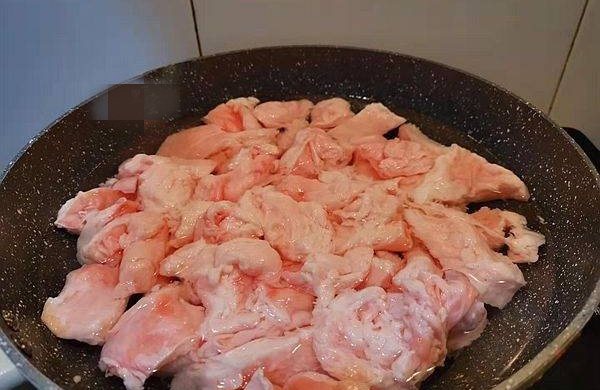 Rán mỡ lợn, không thể thiếu những thứ này, mỡ vừa trắng tinh lại thơm nức mũi - Ảnh 4.