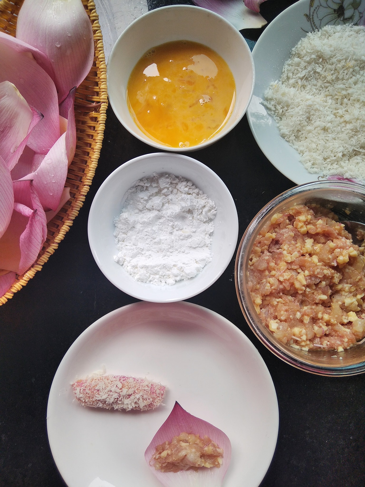 Để món chả sen chiên xù giữ được hương vị tự nhiên, tuyệt đối đừng cho các gia vị này - Ảnh 2. Để món chả sen chiên xù giữ được hương vị tự nhiên, tuyệt đối đừng cho các gia vị này - Ảnh 2.