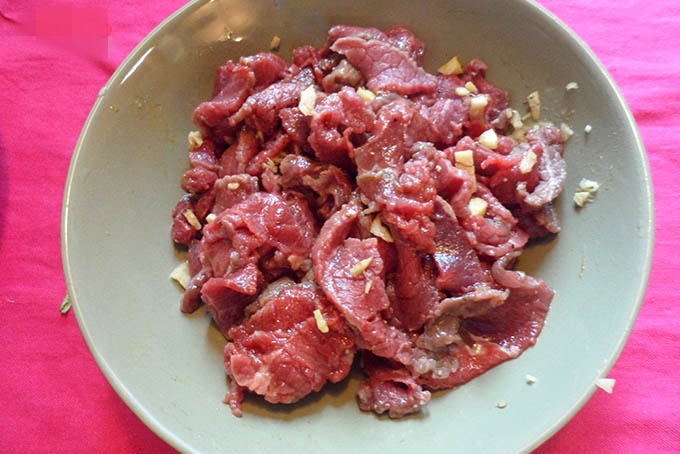 Xào thịt bò hay bị dai, lúc ướp nhớ cho những thứ này, thịt mềm ngon già trẻ đều thích - Ảnh 3.