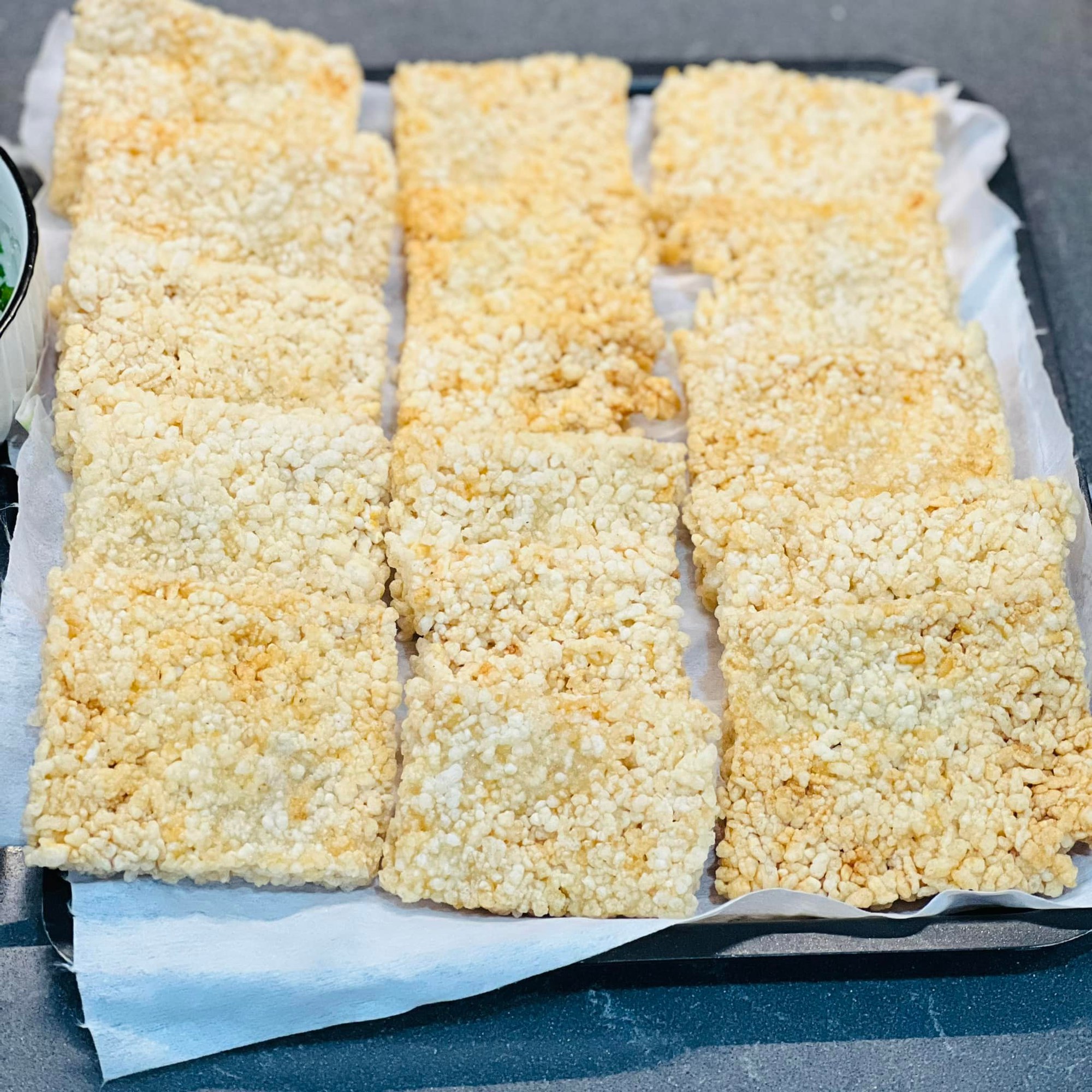 Tự làm cơm cháy chà bông ngon tuyệt tại nhà - Ảnh 6.