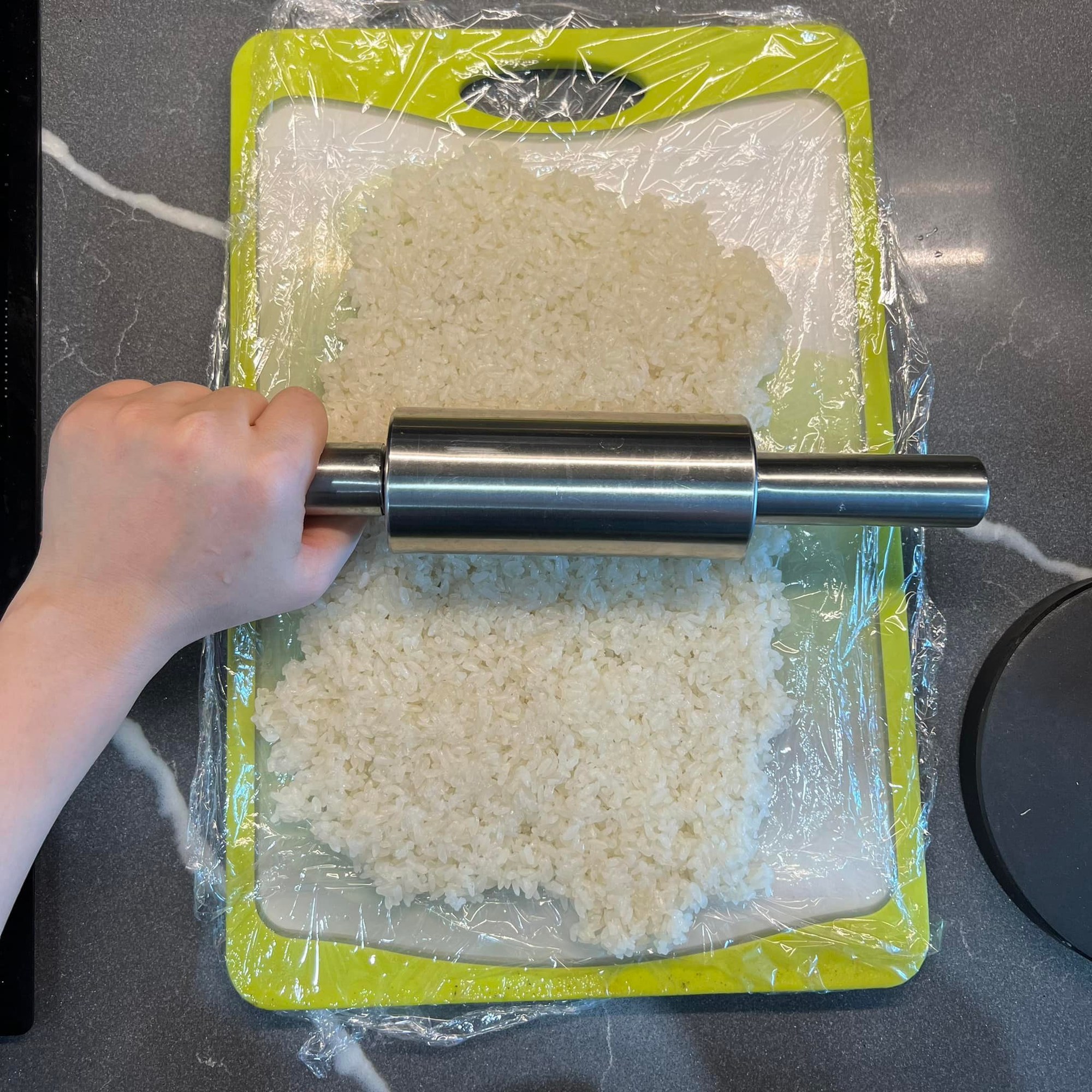 Tự làm cơm cháy chà bông ngon tuyệt tại nhà - Ảnh 2.