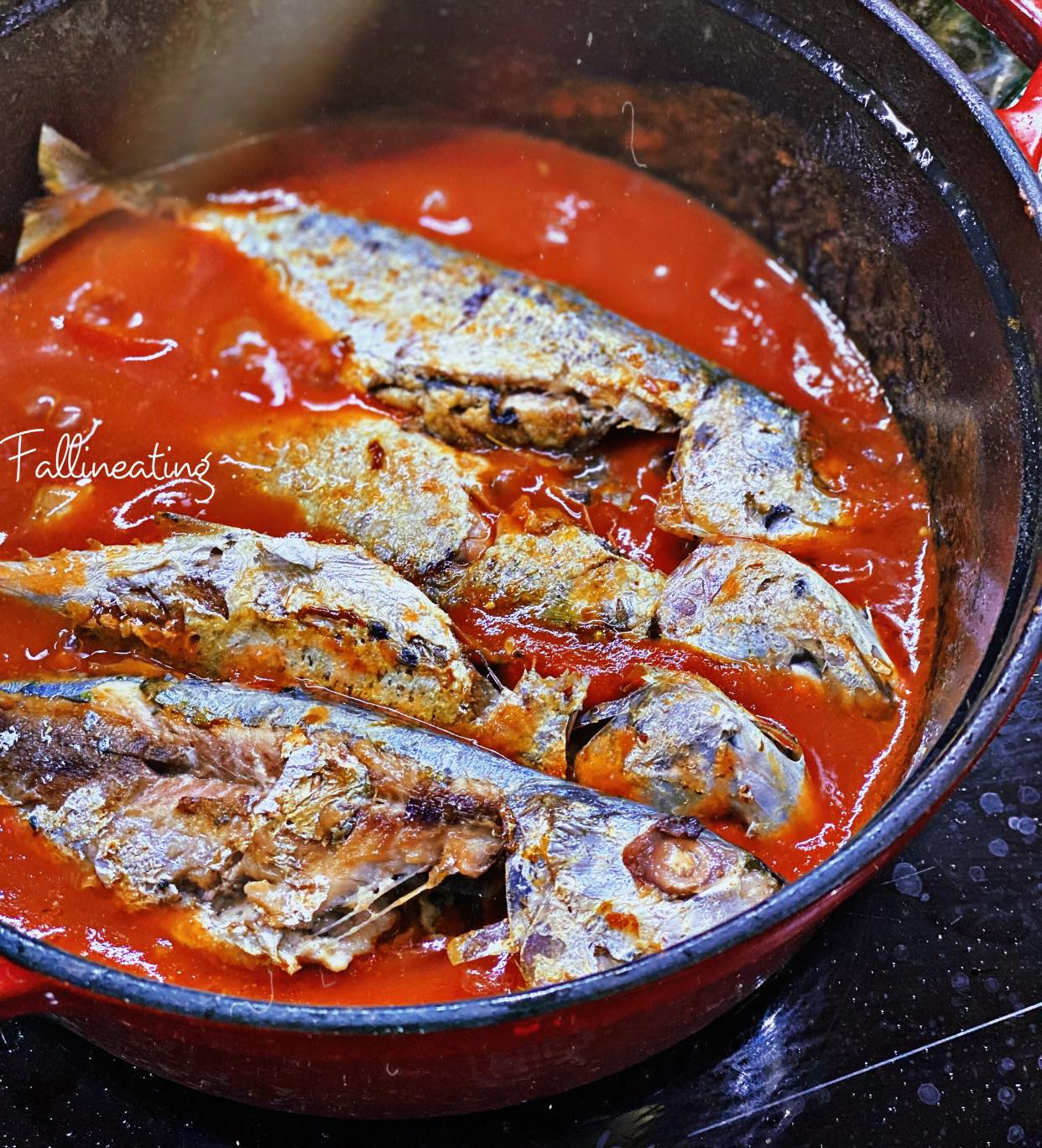 Khử tanh cá biển trước khi kho bằng thứ quen thuộc này - Ảnh 4.