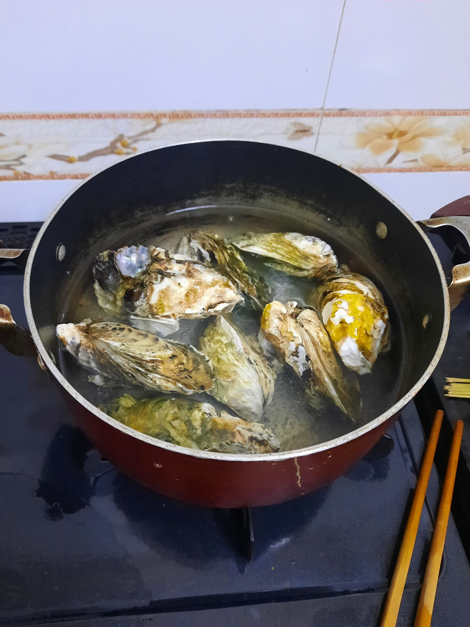 Mách bạn cách tách vỏ hàu vừa nhanh vừa dễ - Ảnh 3.