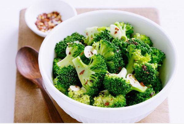 Nhiều người bỏ qua 2 bước này khi xào súp lơ, bảo sao món ăn mềm nhũn và không xanh mướt - Ảnh 2. Nhiều người bỏ qua 2 bước này khi xào súp lơ, bảo sao món ăn mềm nhũn và không xanh mướt - Ảnh 2.