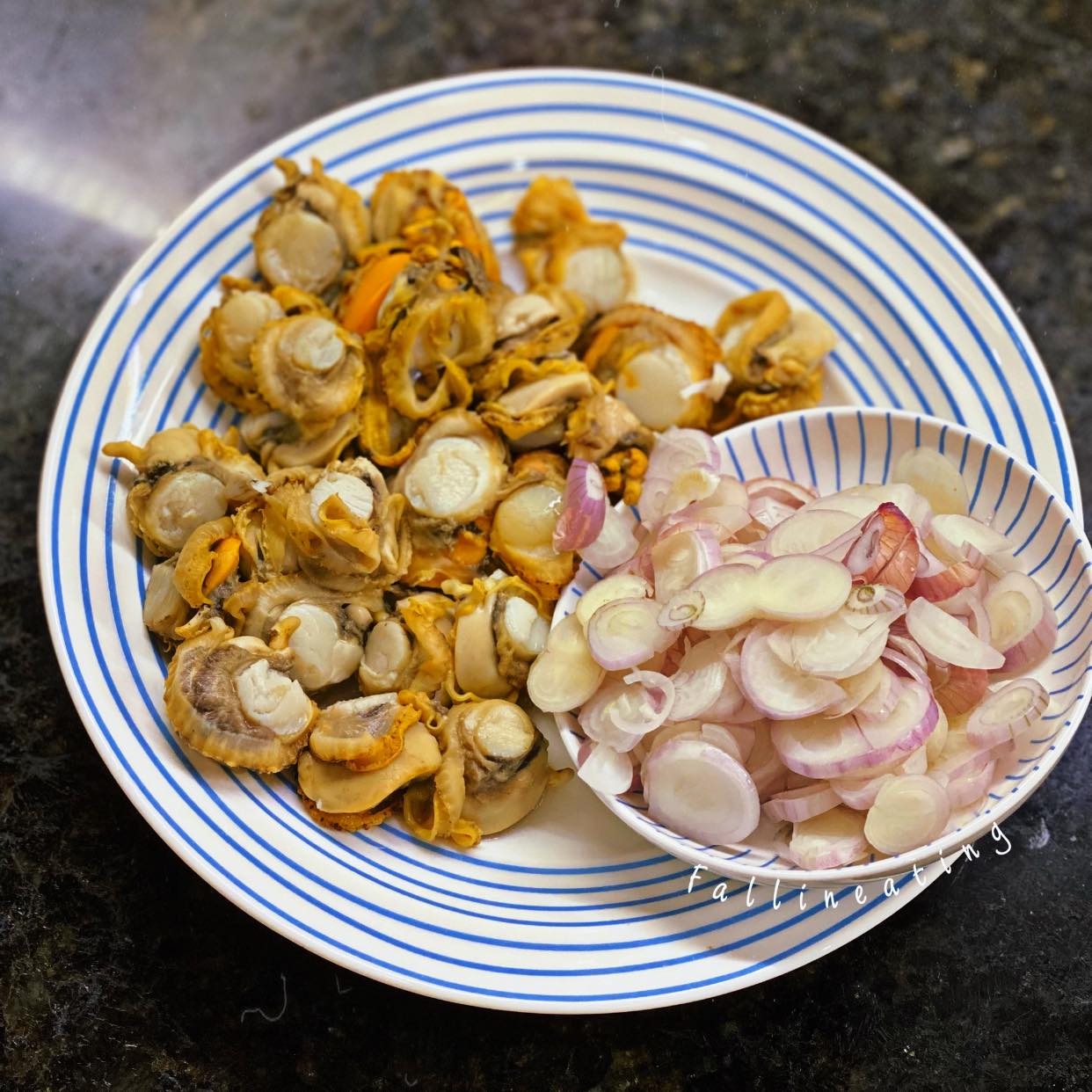 Mách bạn cách nấu cháo sò điệp ngọt lịm, không bị tanh - Ảnh 2.