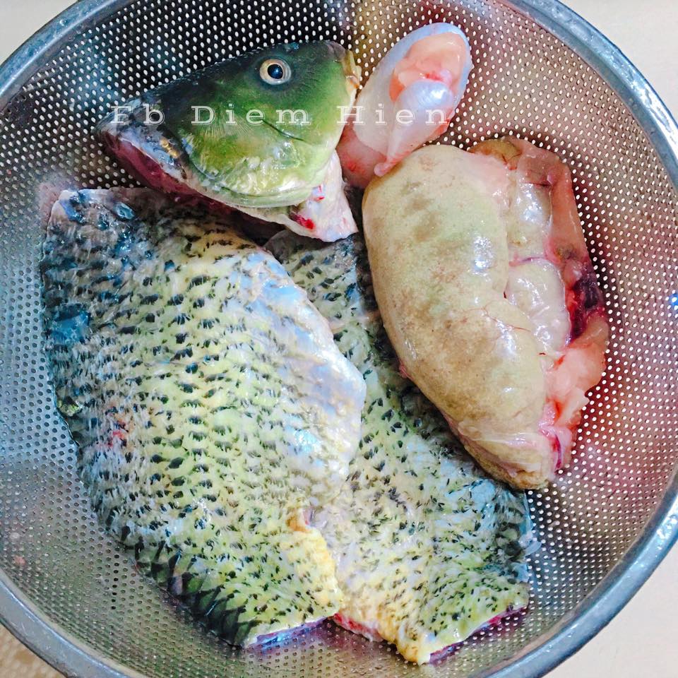 Để nấu lẩu cá chép măng chua không bị tanh, nước dùng đậm đà đừng bỏ qua bí quyết nêm gia vị này - Ảnh 2.