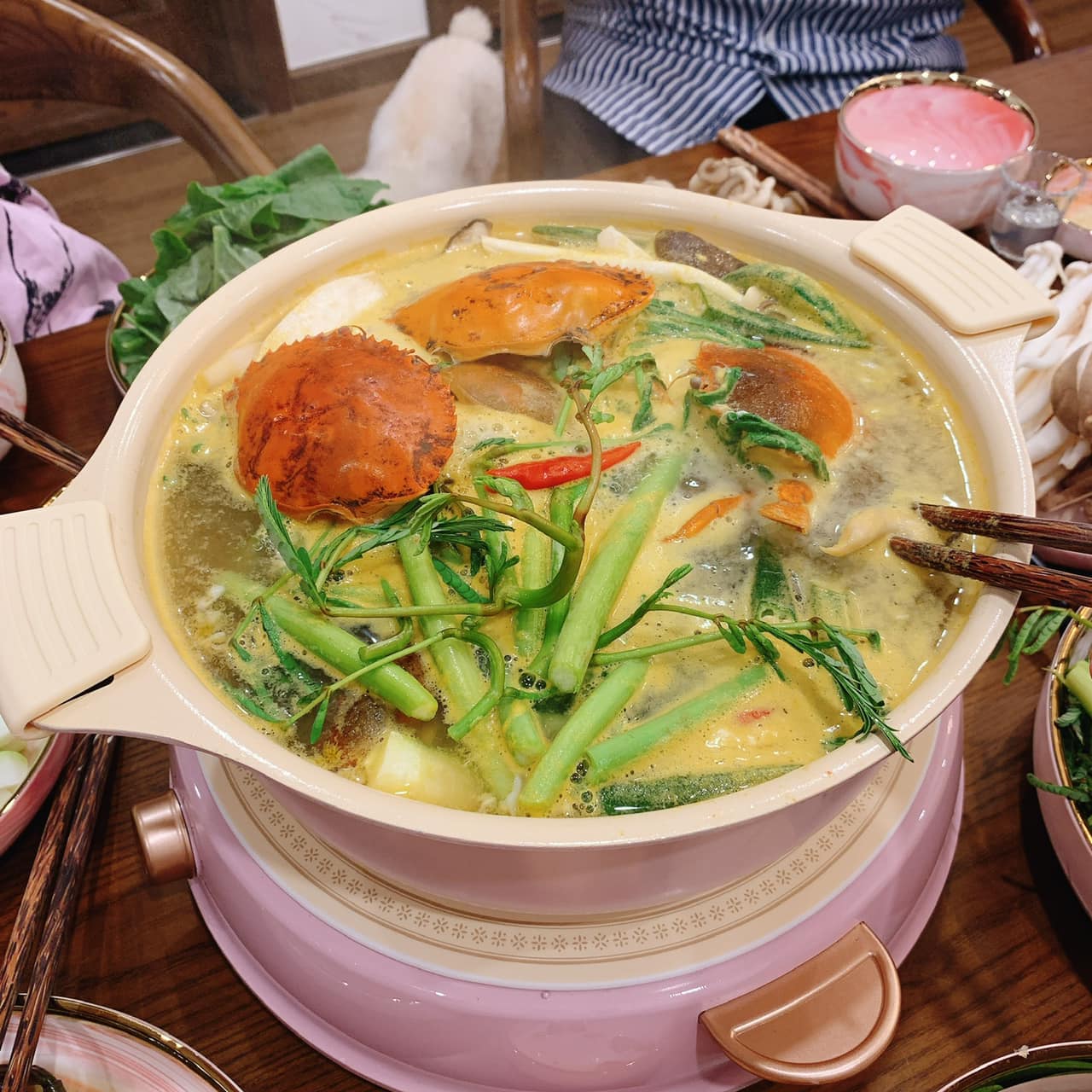 Nấu lẩu cua đừng hầm xương hay nhúng thịt bò, cho thứ này nước dùng trong vắt, ngon ngọt, không ngấy - Ảnh 9.