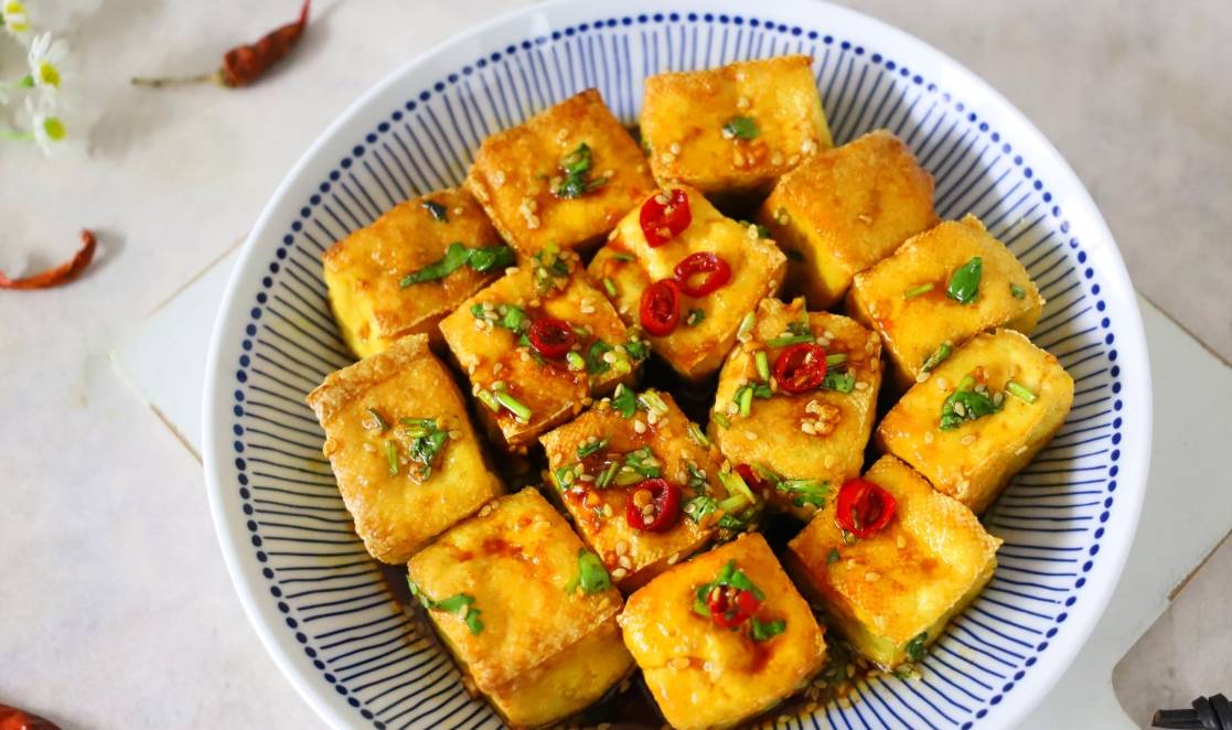 Rán đậu phụ bằng nồi chiên không dầu, thêm mẹo này đậu ngoài giòn, trong mềm, rất ngon - Ảnh 1. Rán đậu phụ bằng nồi chiên không dầu, thêm mẹo này đậu ngoài giòn, trong mềm, rất ngon - Ảnh 1.