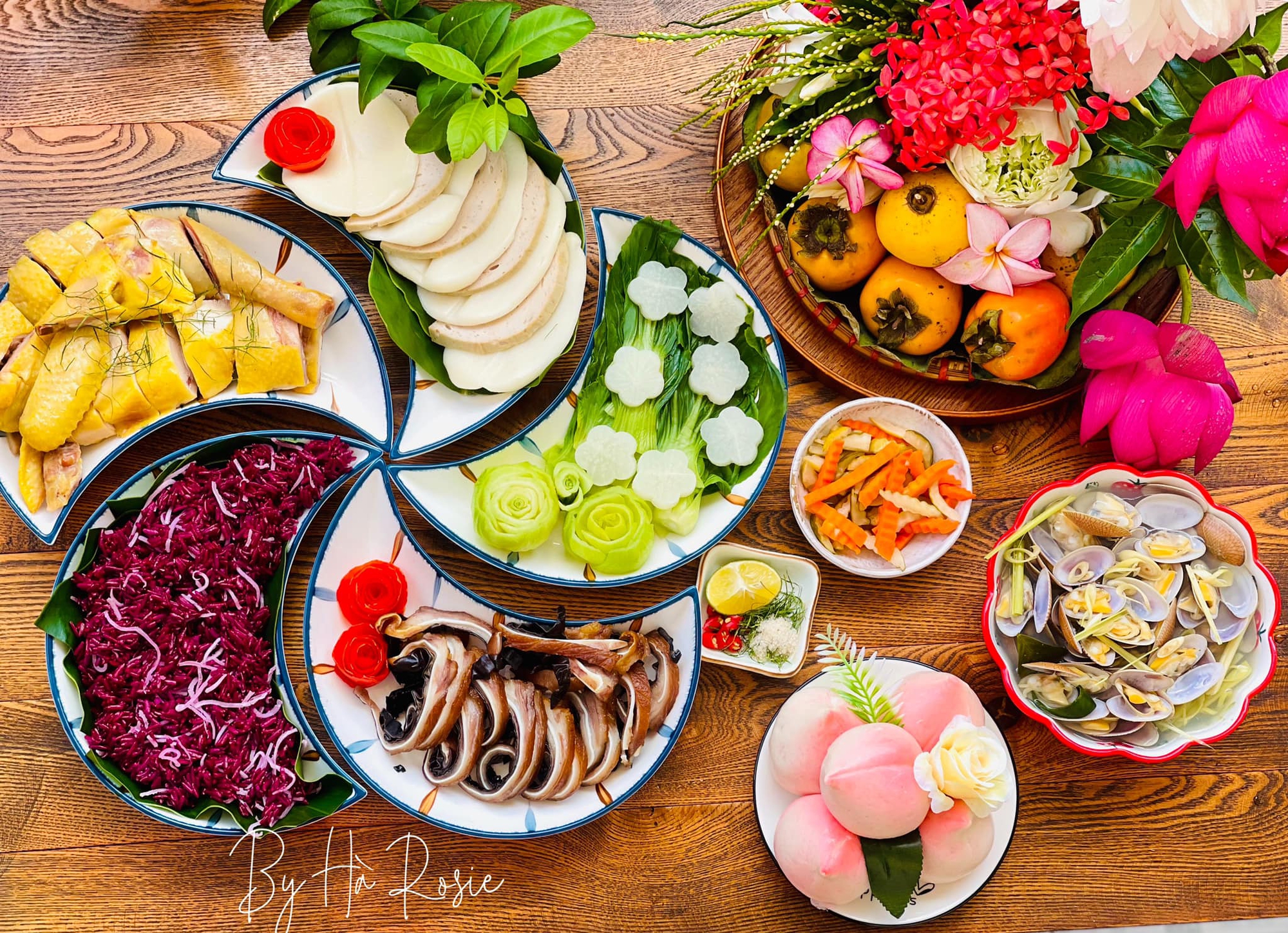 Mâm cỗ cúng Rằm tháng 7 đầy đủ, rực rỡ màu sắc, tỏ lòng thành, cầu may mắn, bình an - Ảnh 1. Mâm cỗ cúng Rằm tháng 7 đầy đủ, rực rỡ màu sắc, tỏ lòng thành, cầu may mắn, bình an - Ảnh 1.