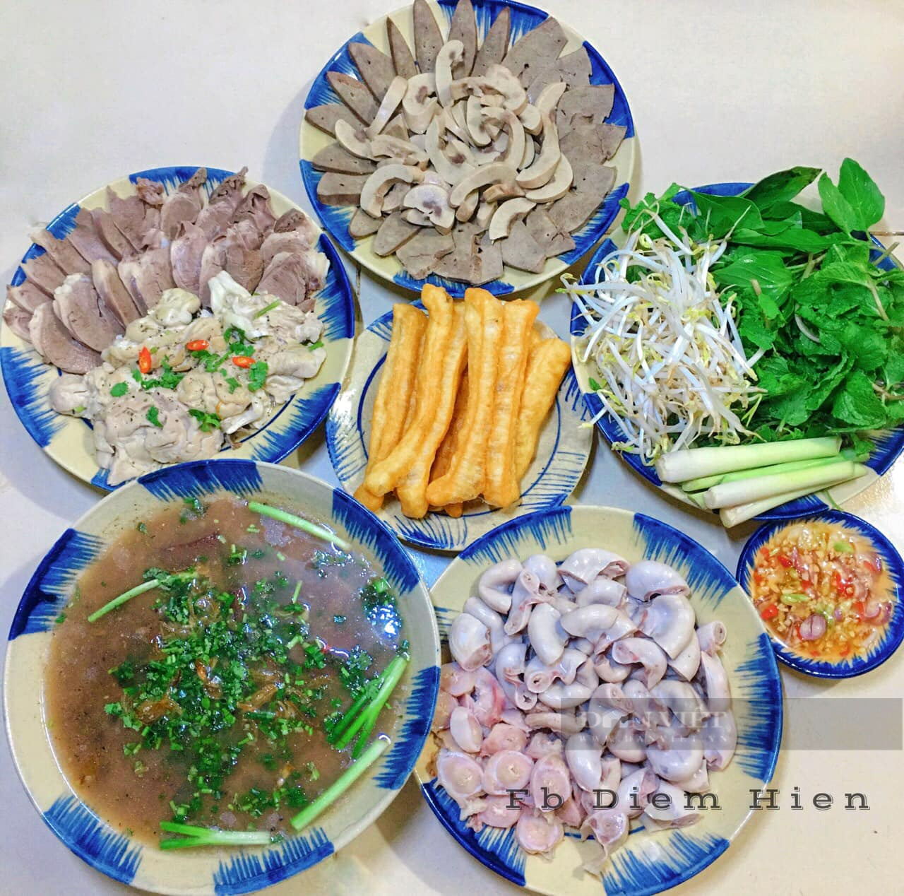 Để nấu cháo lòng heo thơm ngon, không bị hôi đừng bỏ qua bước này - Ảnh 6. Để nấu cháo lòng heo thơm ngon, không bị hôi đừng bỏ qua bước này - Ảnh 6.