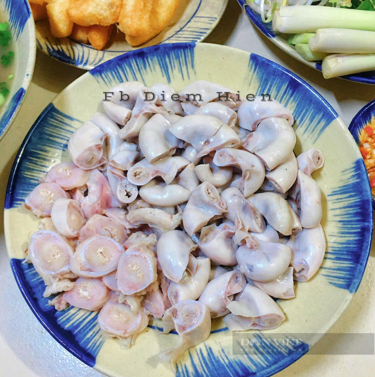 Để nấu cháo lòng heo thơm ngon, không bị hôi đừng bỏ qua bước này - Ảnh 4. Để nấu cháo lòng heo thơm ngon, không bị hôi đừng bỏ qua bước này - Ảnh 4.