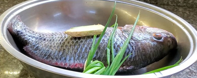Rán cá đừng cho ngay vào chảo, nhớ lau bỏ thứ này cá sẽ vàng giòn ngon không sát chảo - Ảnh 1. Rán cá đừng cho ngay vào chảo, nhớ lau bỏ thứ này cá sẽ vàng giòn ngon không sát chảo - Ảnh 1.