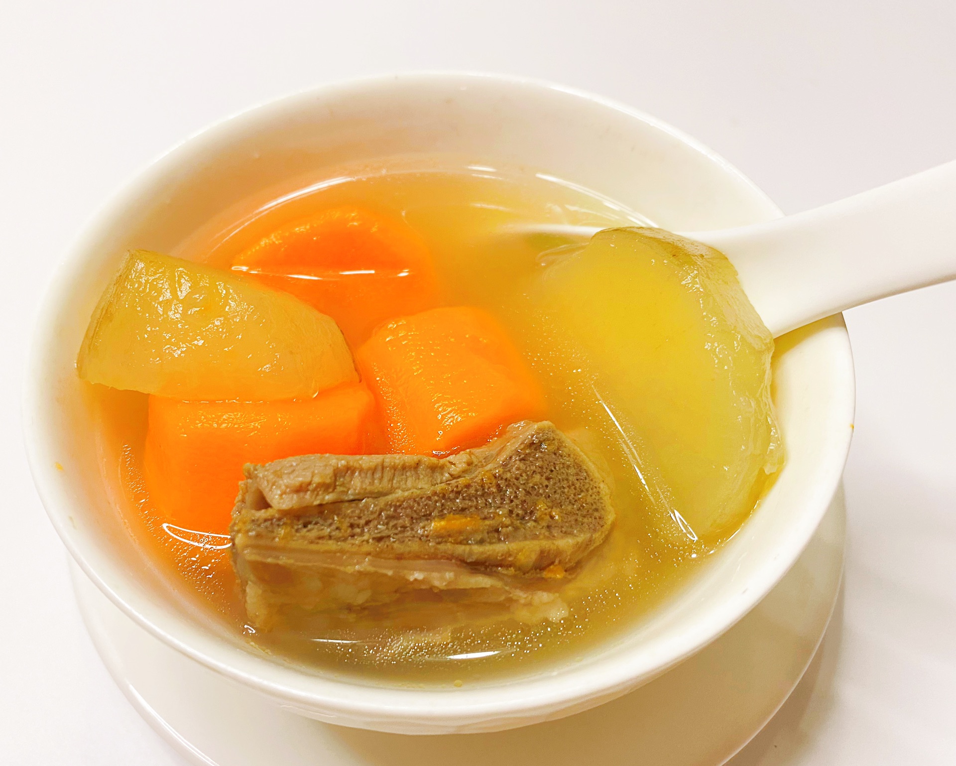 Khi hầm nước dùng xương có nên vớt bọt không? Nhiều người không hiểu, thảo nào nước hầm xương không đậm đà - Ảnh 3. Khi hầm nước dùng xương có nên vớt bọt không? Nhiều người không hiểu, thảo nào nước hầm xương không đậm đà - Ảnh 3.